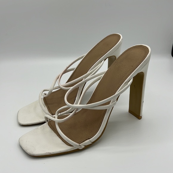 White square toe heels - Picture 3 of 5